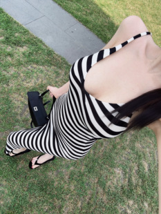 Eva君君酱低领条纹针织露背性感吊带包臀开叉连衣裙女显瘦长裙韩