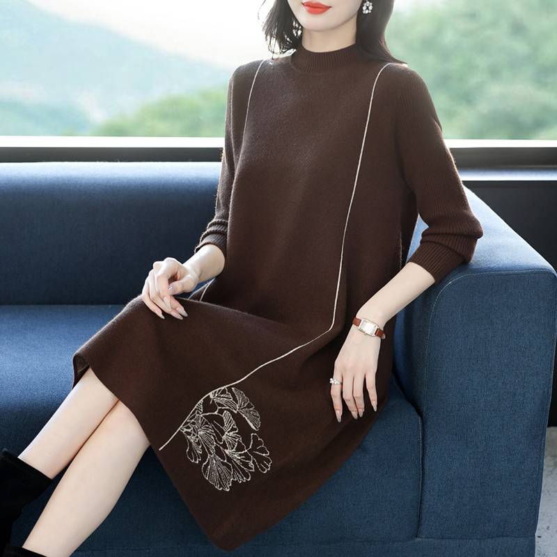 本命年妈妈冬装红色针织连衣裙中老年女喜婆婆婚宴礼服打底毛衣裙