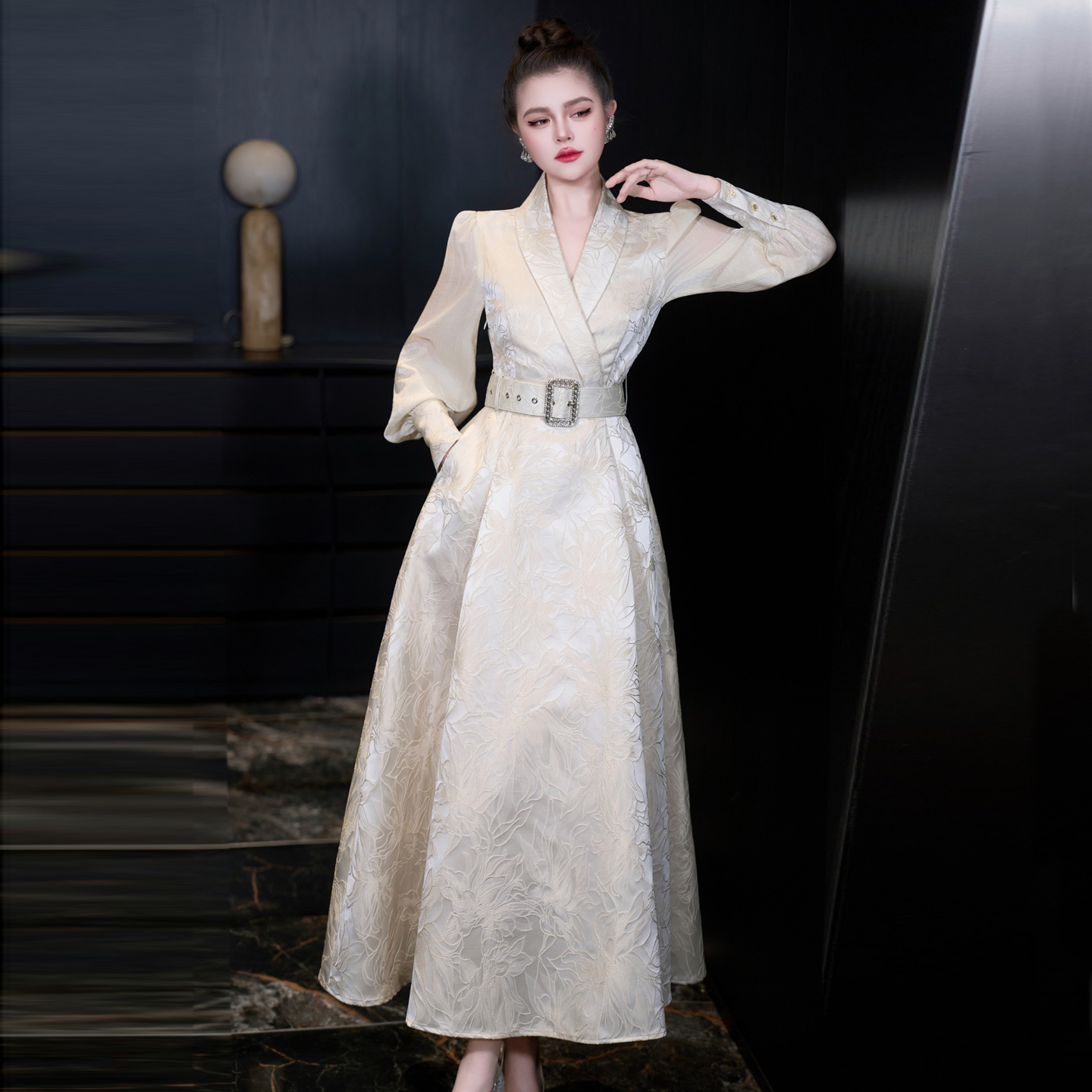 法式轻奢优雅风西装领长袖连衣裙女收腰显瘦高级感礼服长裙