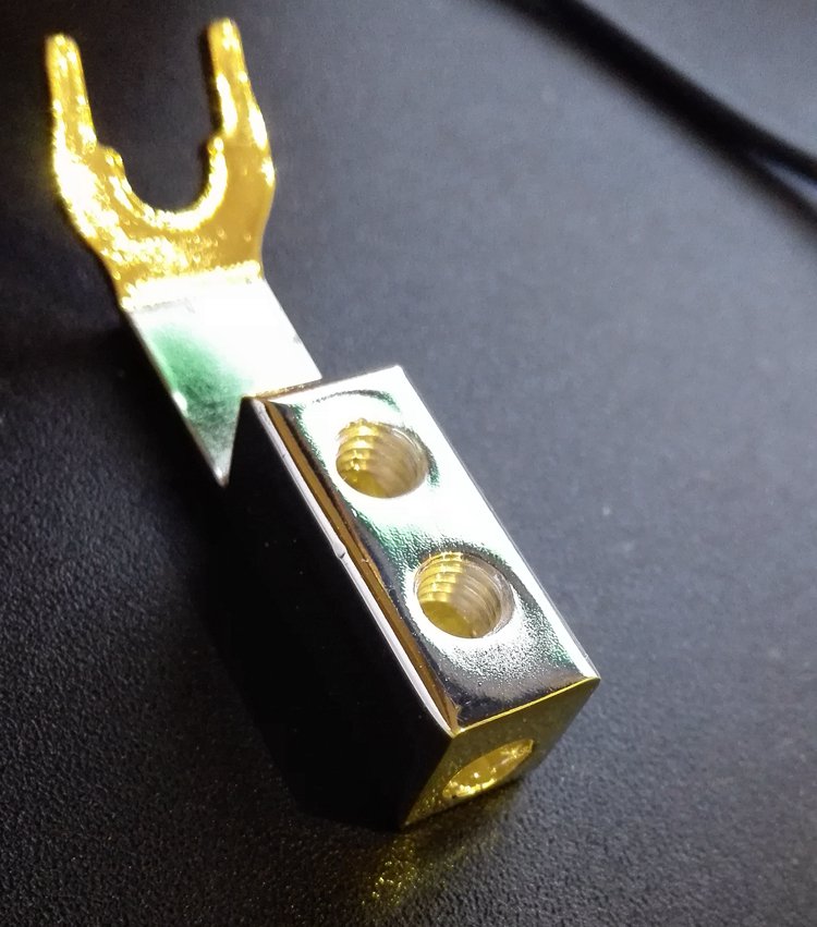 Australia plug-in Boccino speaker cable Y plug FM32H 8*10 wire diameter 80 square FM31H