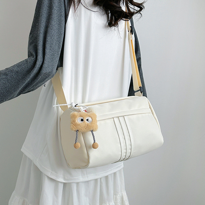 休闲大容量包包女2025新款简约帆布斜挎包轻便运动收纳日常旅行包