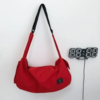 Два красных