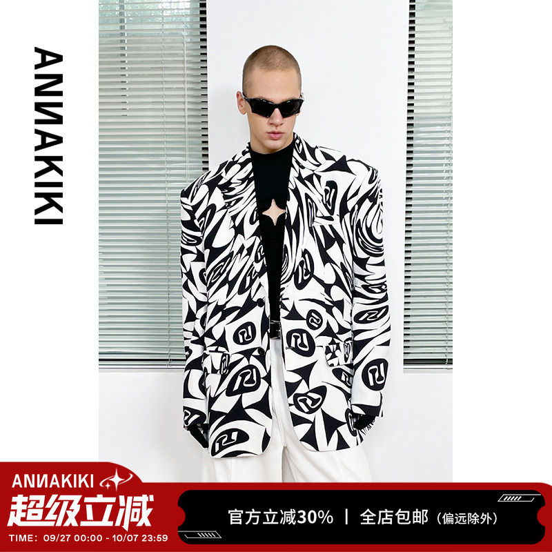 ANNAKIKIMonogram印花西装
