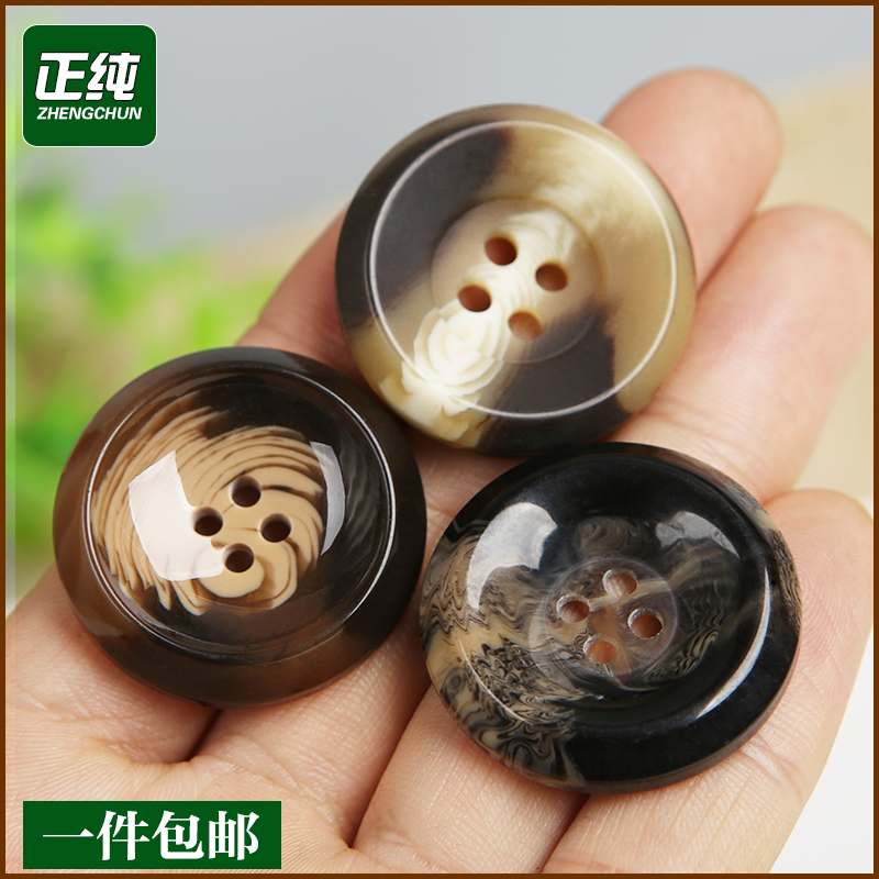 时尚纽扣四眼毛呢大衣黑色袖扣