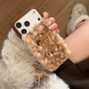 秋冬可爱毛茸茸刺绣小鹿斑比适用iphone17promax苹果16pro手机壳15/14全包软壳13保护套15promax防摔手提挂件
