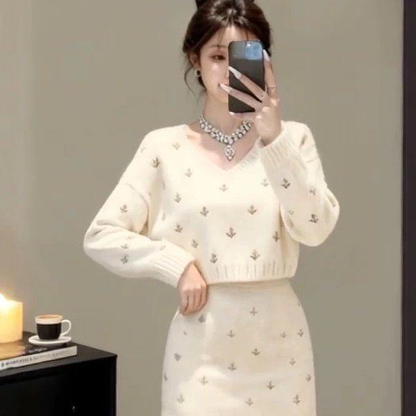 小香风超好看套装女秋冬2025气质别致V领针织毛衣包臀短裙两件套,女装/女士精品,毛针织衫,淘宝优惠券,粉丝福利购,淘宝优惠卷