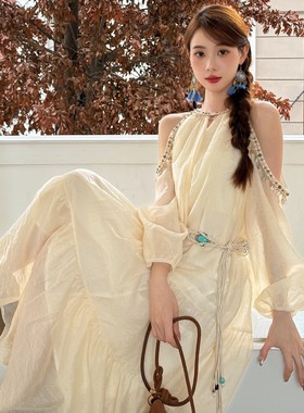 Blovelan阿勒泰 仙气暗纹提花复古腰带气质露肩流苏亮片连衣裙春