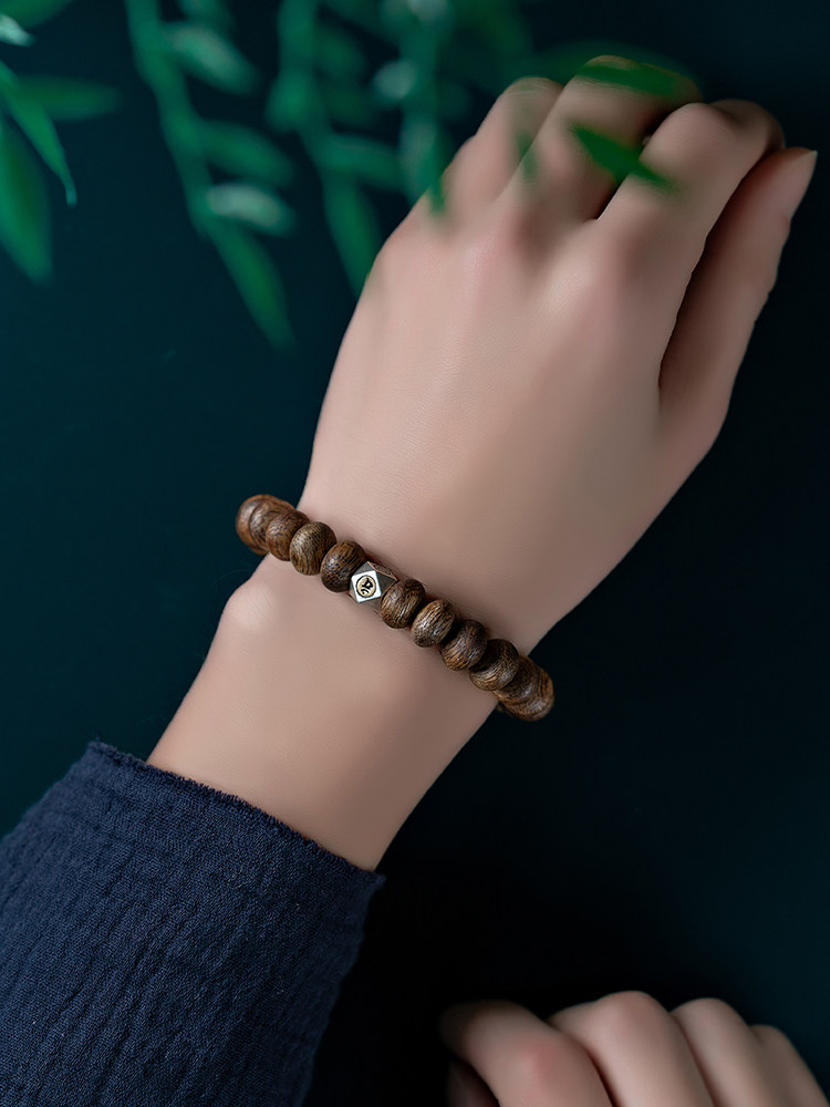 하이난 잉게 그린 키난 침향 팔찌 조디악 드래곤 가디언의 해 침향 팔찌 남성과 여성을 위한 보현 보살