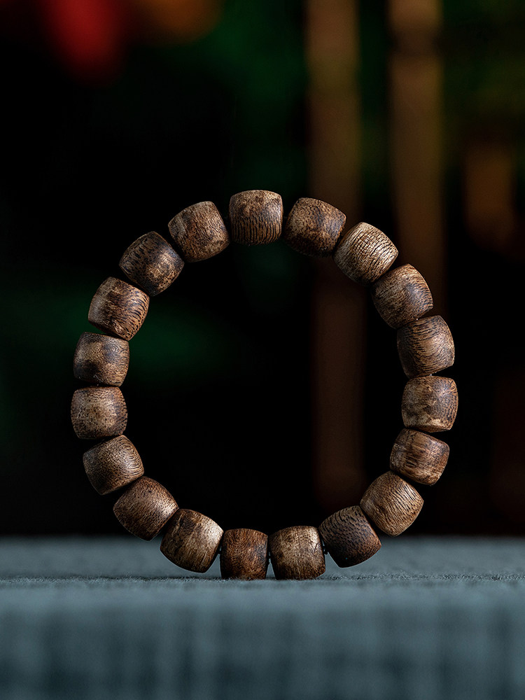 여성과 남성을위한 고급 설탕 매듭 베트남 나트랑 흰색 체스 난 팔찌 배럴 비즈 충실도 오래된 재료 QINNAN AGARWOOD 팔찌 드럼 비즈