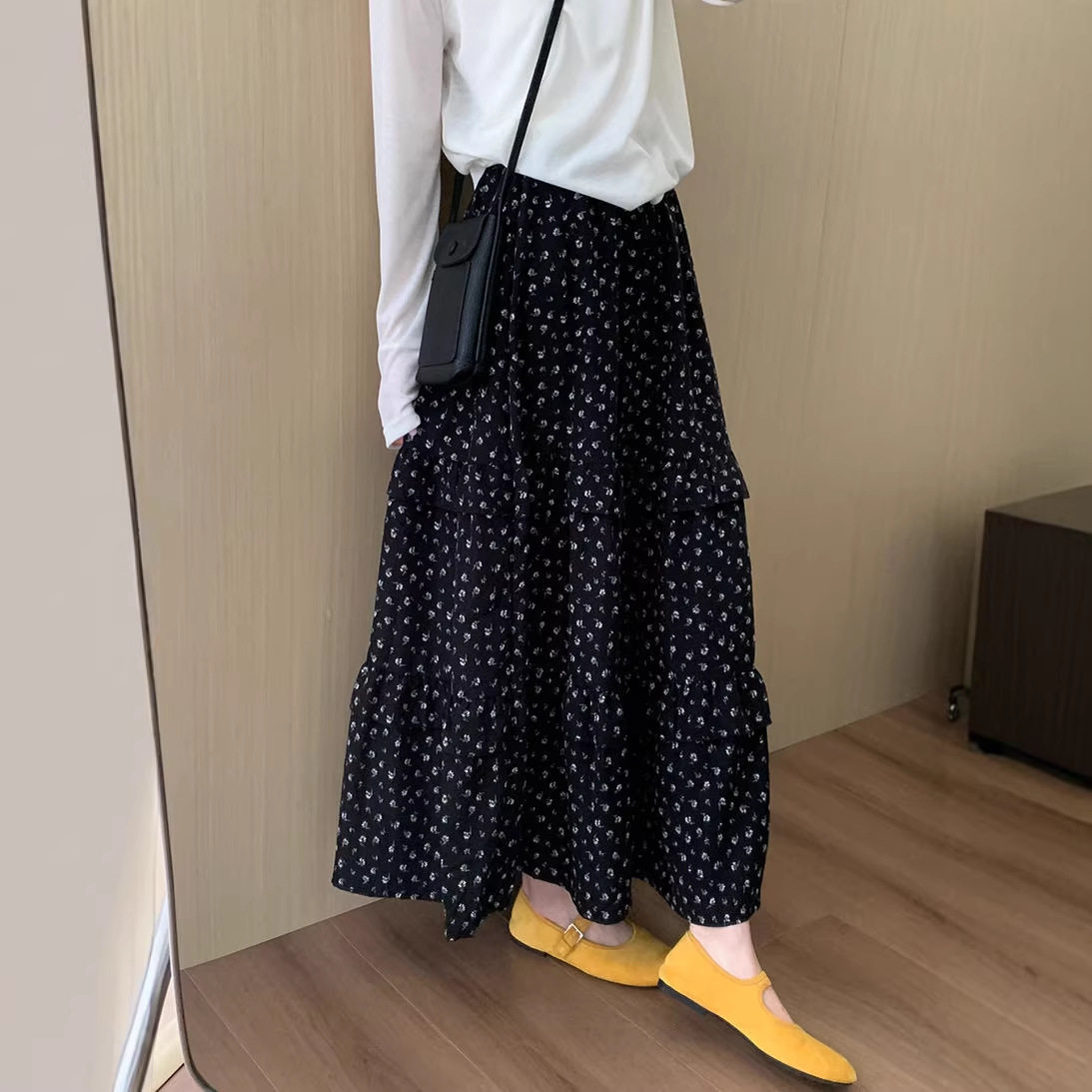韩系复古黑色碎花半身裙子女夏季新款百搭遮跨显瘦小个子A字伞裙