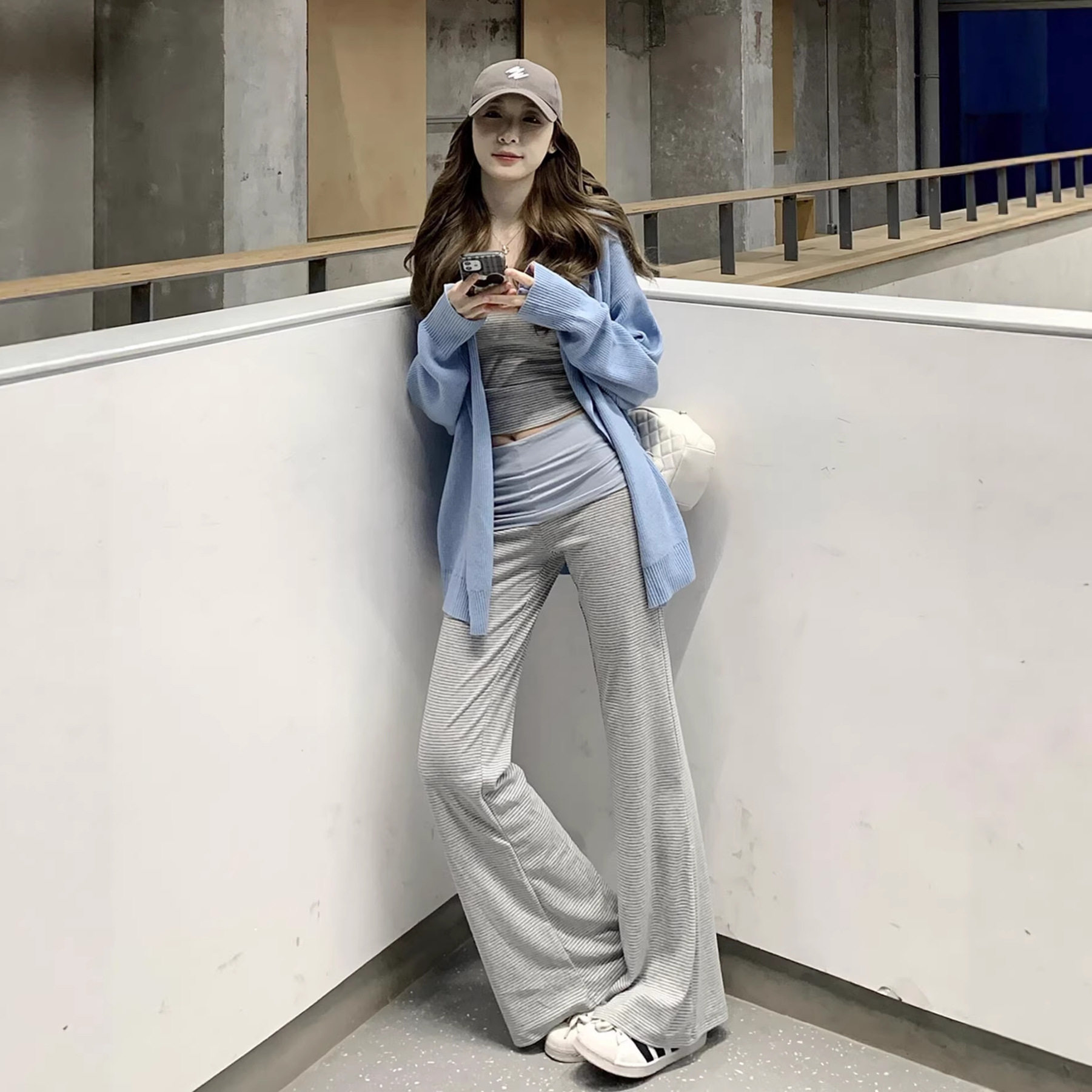 小个子韩版套装女洋气开衫条纹吊带独特漂亮春装一整套新款休闲裤