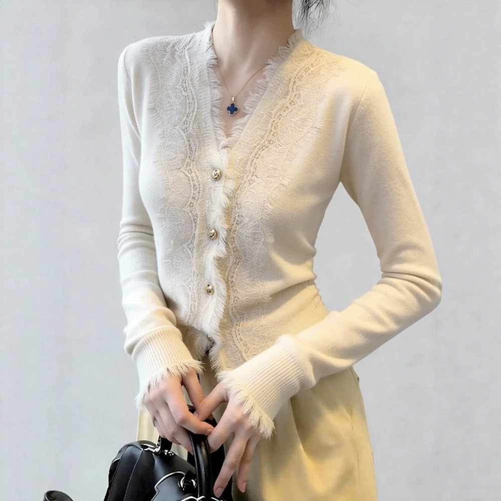 高级感白色v领蕾丝毛边针织开衫女秋冬独特漂亮毛衣内搭打底上衣