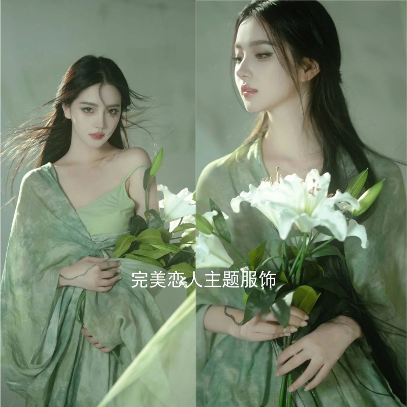 影楼新款女装古风v领绿色