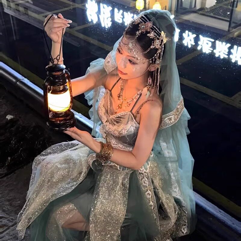新款西域公主异域风情西双版纳旅拍摄影写真服装爆款敦煌飞天服装