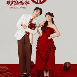 影楼新款轻婚纱情侣拍照摄影礼服室内喜嫁风红色抹胸复古主题服装