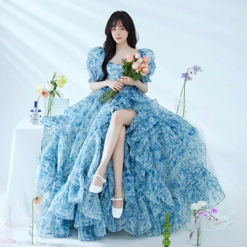 款可爱少女写真服装复古画报