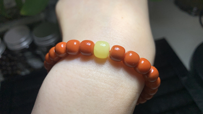 天然南红满肉柿子红老型手串7*8mm搭配蜜蜡单珠