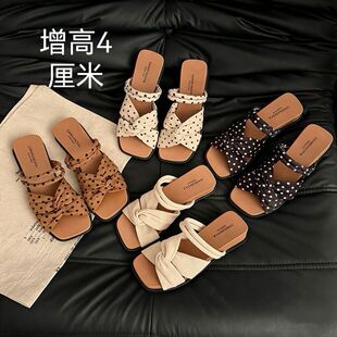厚底坡跟法式波点交叉扭结一字拖女夏外穿2026新款休闲两穿凉拖鞋