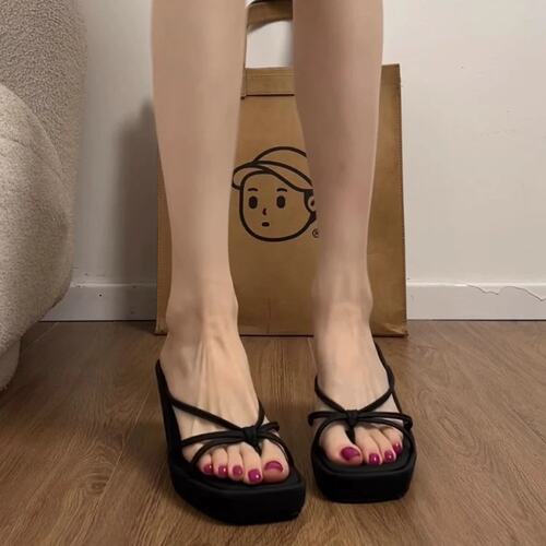 配裙子百搭厚底夹趾凉拖鞋子