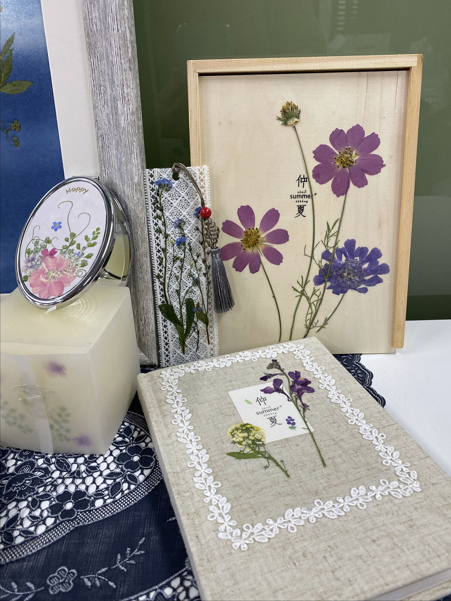 国际压花协会明星讲师李娜老师手工教室压花木盒和笔记本制作教程