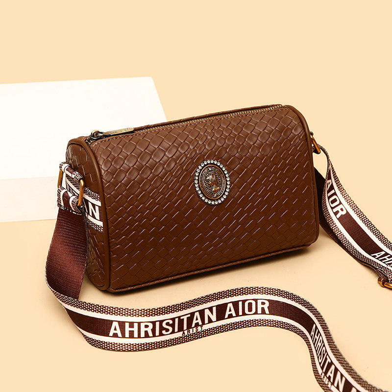 2024新款时尚百搭斜挎包大容量宽肩带真皮单肩包头层牛皮小方包女,箱包皮具/热销女包/男包,小方包,淘宝优惠券,粉丝福利购,淘宝优惠卷