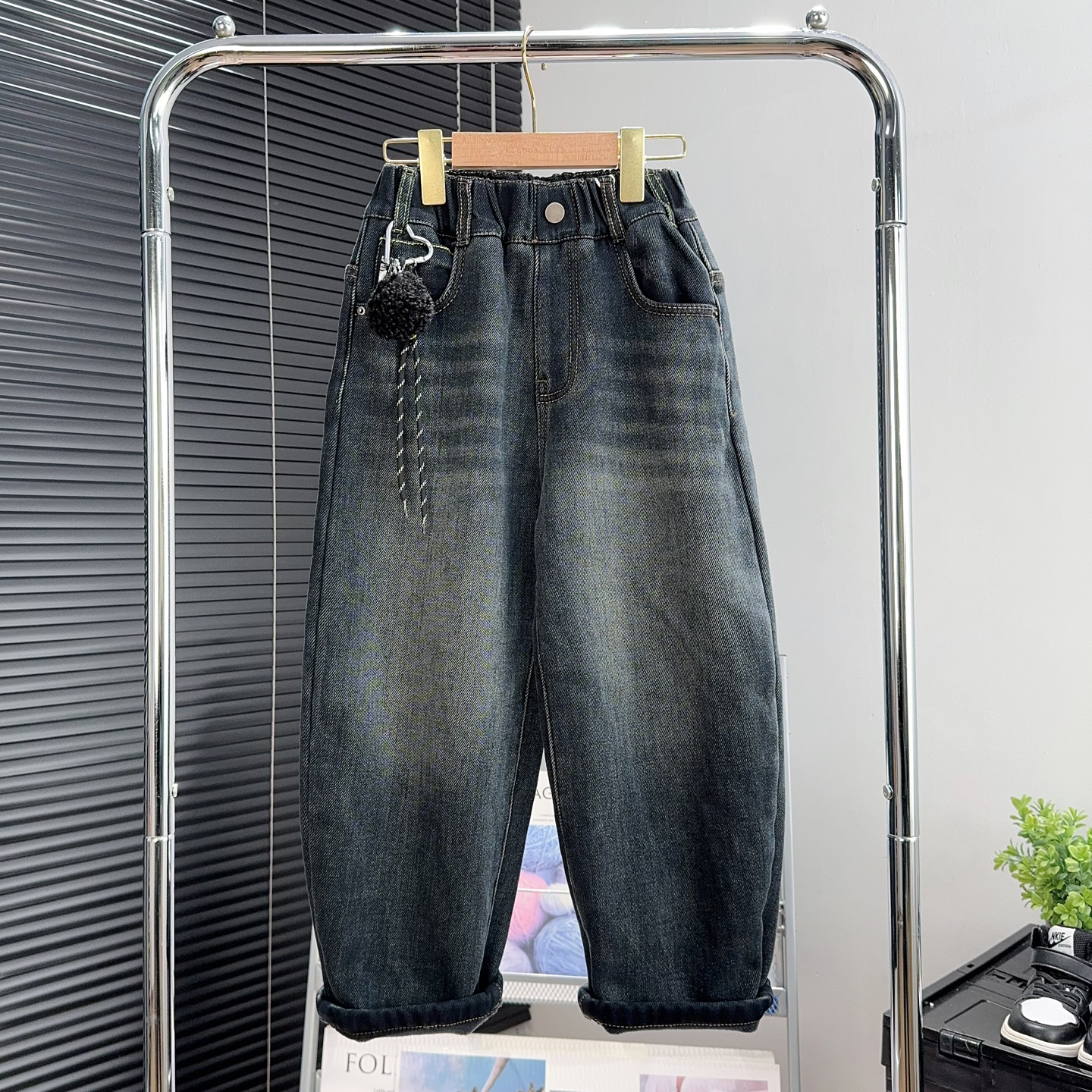 大E小e童装男女童加绒牛仔裤