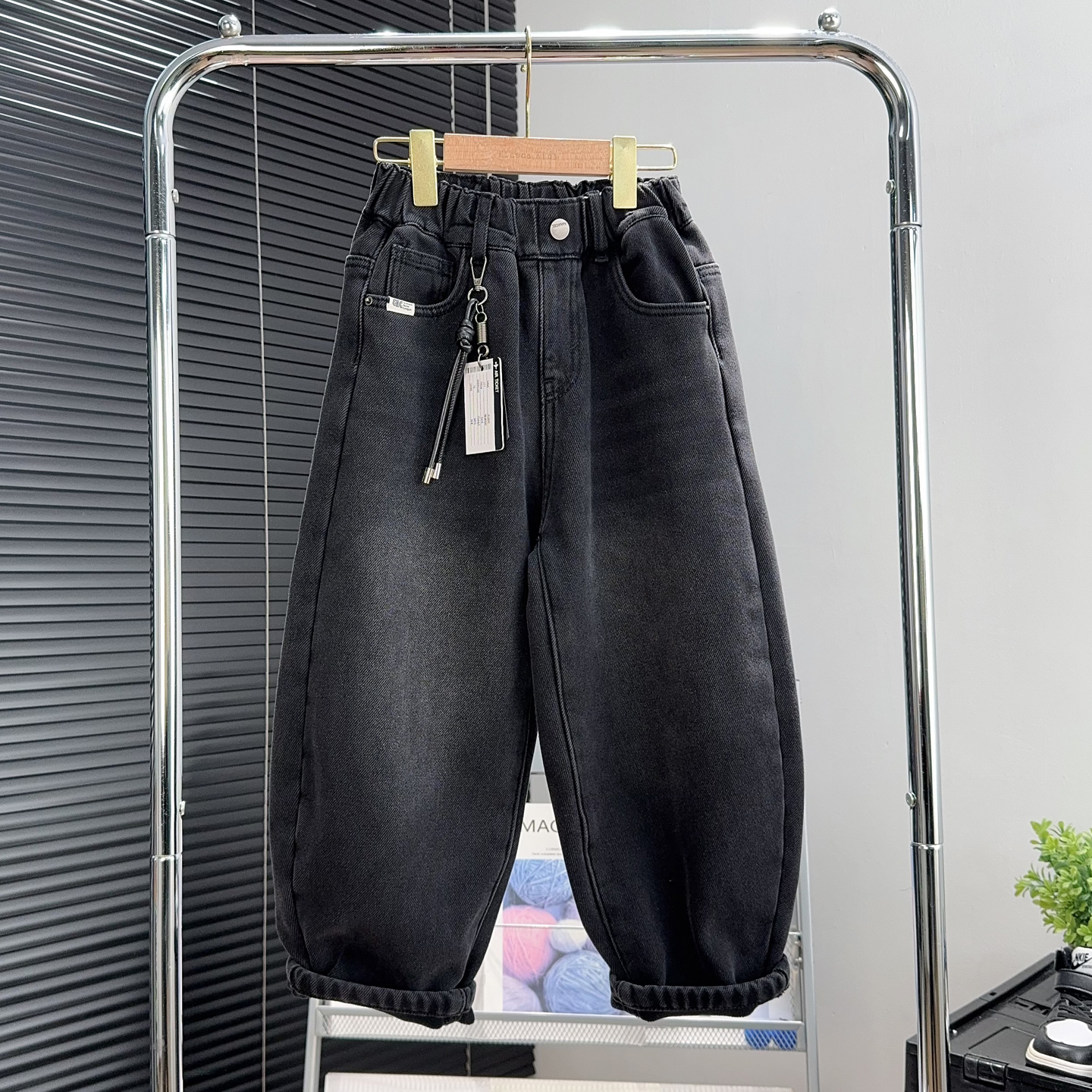 大E小e童装男女童加绒牛仔裤2025冬季新款儿童黑色加厚裤子潮8738