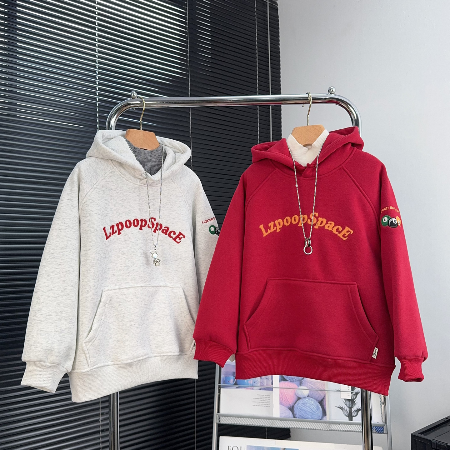 【青少年】儿童红色加绒连帽卫衣