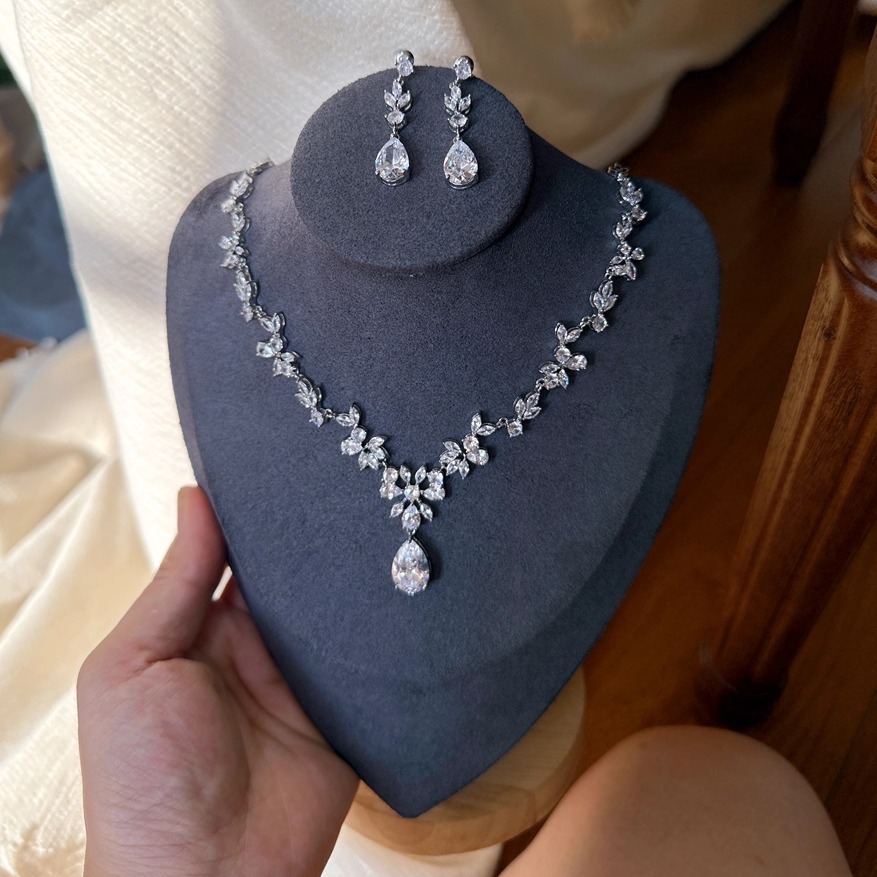 爆闪！高级感锆石保色项链耳环套装新娘宴会表演礼服配饰女生日礼