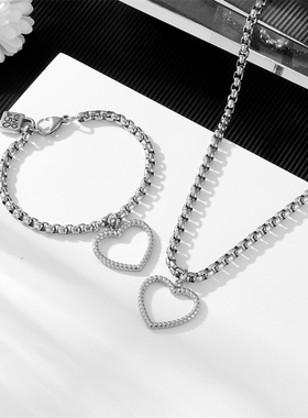 少女甜心可盐可甜不锈钢原宿爱心朋克蹦迪网红锁骨链心形项链女