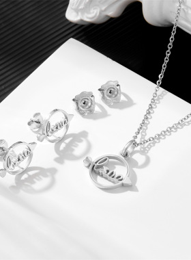 镂空圆牌字母不锈钢小熊耳钉欧美O字链女式不锈钢百搭项链