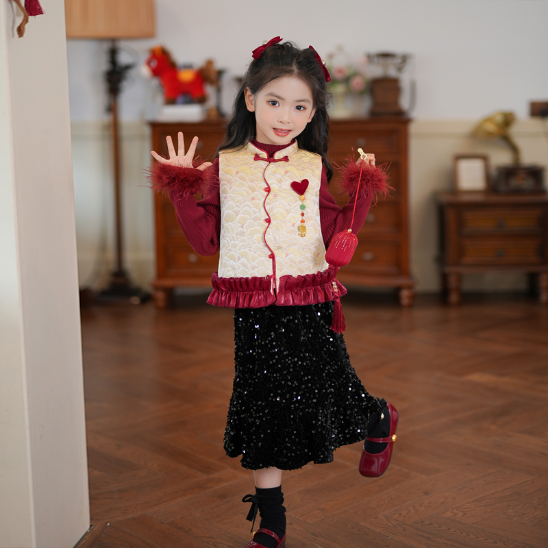 D253117拜年服女童汉服国风新中式马甲2025冬季唐装背心新年衣服