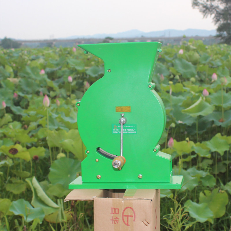 手摇式莲子剥壳机白莲割壳去壳机子 江西莲乡发货 家用型莲米脱壳