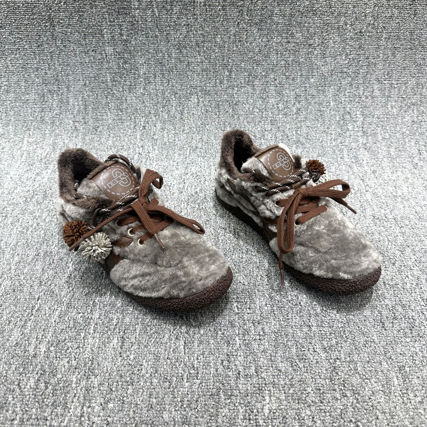 欧货真皮平底加绒休闲运动鞋