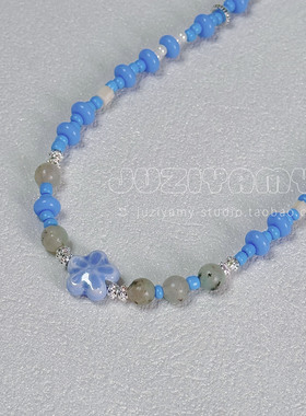 【蓝】蓝色系项链配灰色卫衣一绝