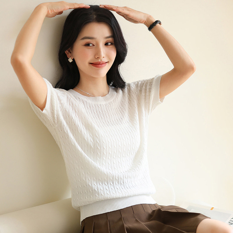 夏季通勤白色圆领短袖针织衫女