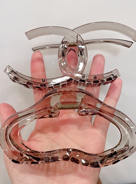 个性时尚亚克力大抓夹高级感透灰色鲨鱼夹小香风云朵造型发夹发卡