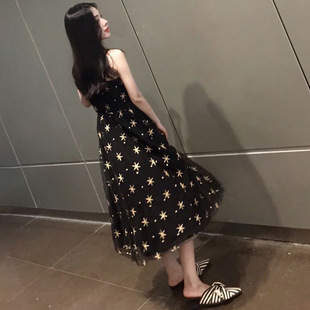 欧洲站法式复古桔梗背心裙仙心机小黑裙气质星星无袖碎花吊带长裙