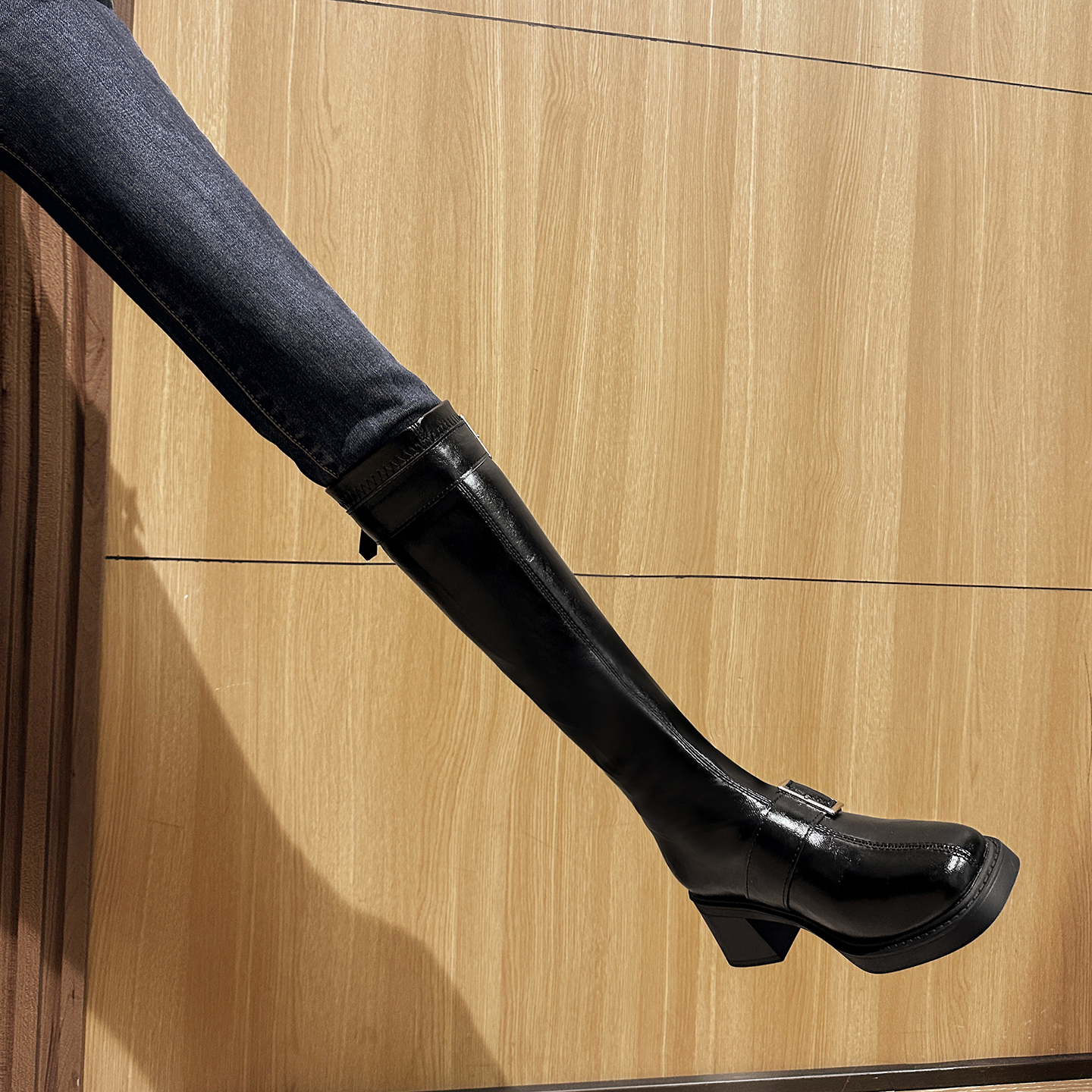 时髦英伦风显瘦长筒靴女