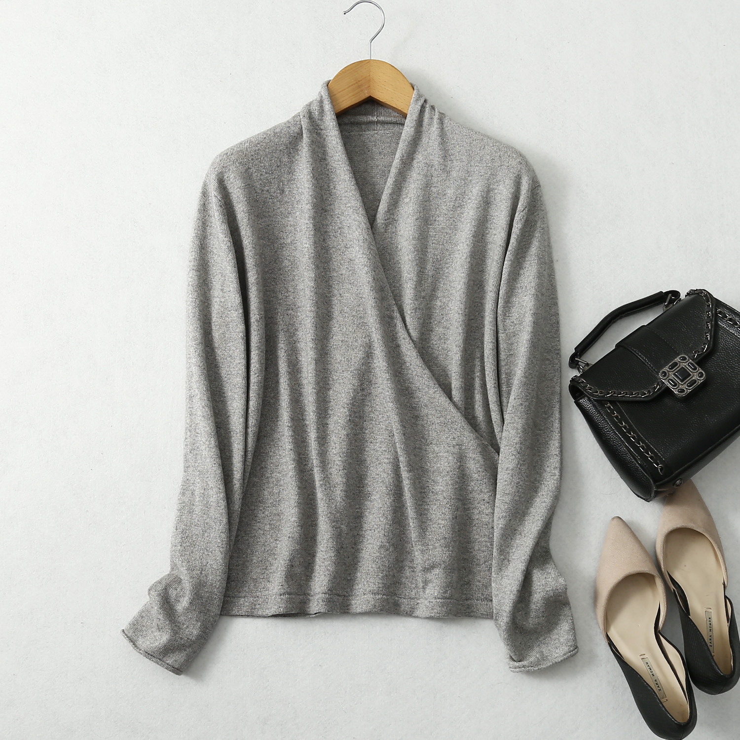 交叉V领毛衣真丝羊绒上衣