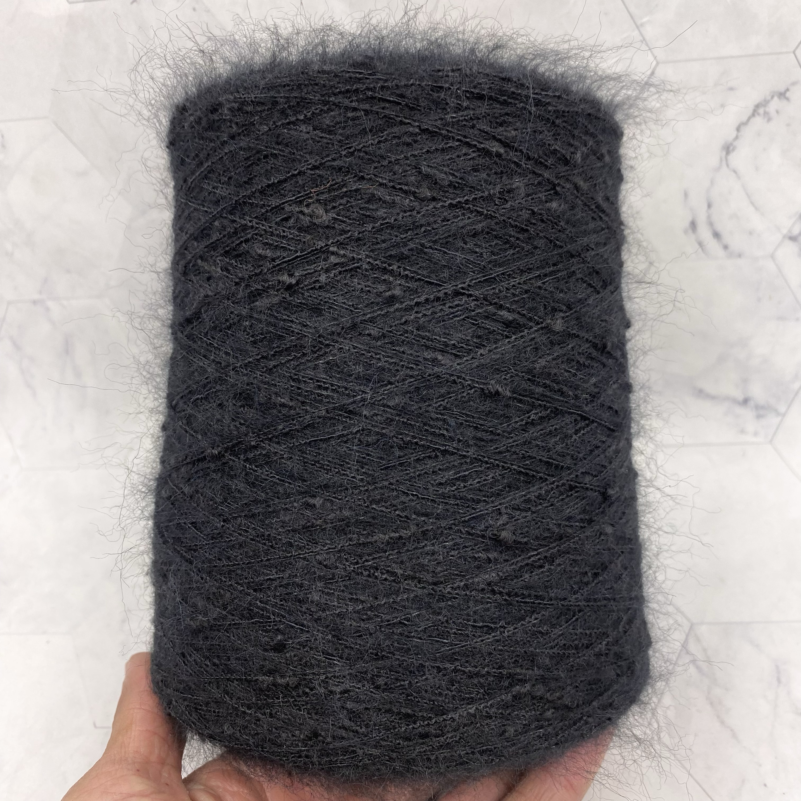 一斤的价格 高比例弹力马海毛并结子 柔软不扎毛衣外套手工编织线