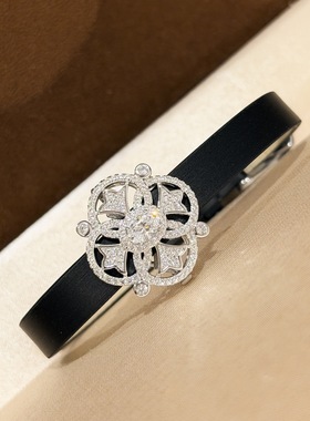 S925纯银精工高级感满钻四叶草表带式皮革手链轻奢百搭可调节手链