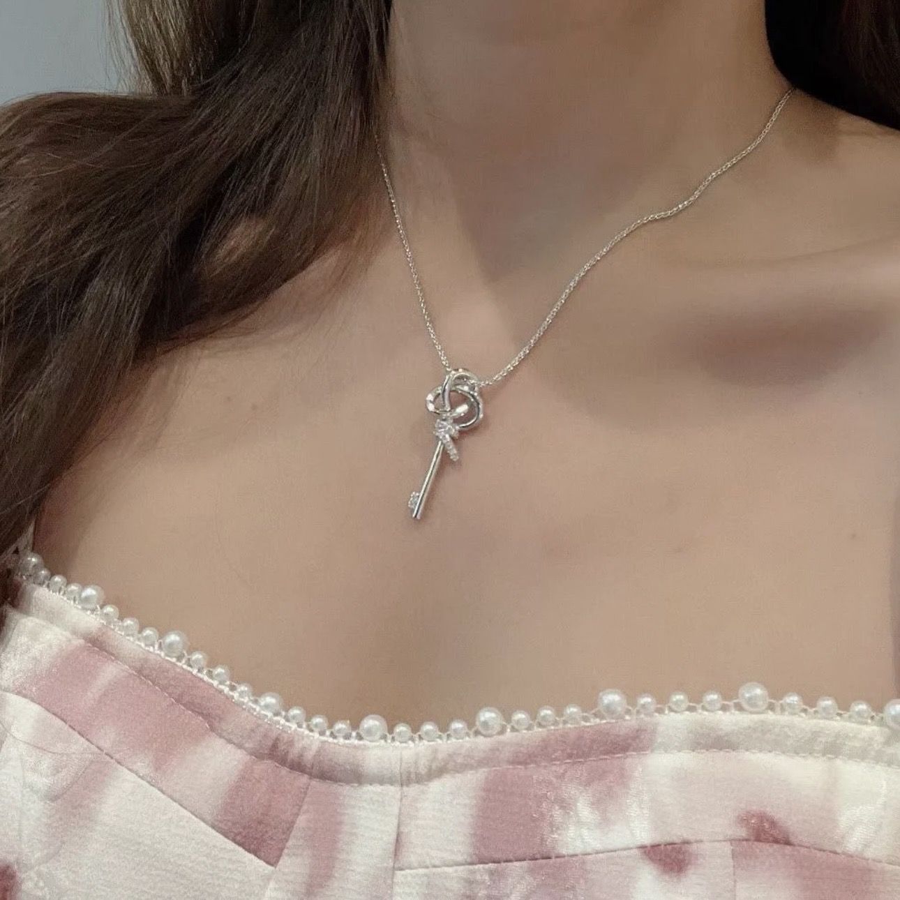 重工新款如意结钥匙项链轻奢气质迷你通体925纯银镶嵌情侣锁骨链