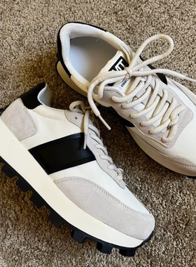 【正品】女子防滑耐磨运动休闲跑鞋K0E25MC22J-027