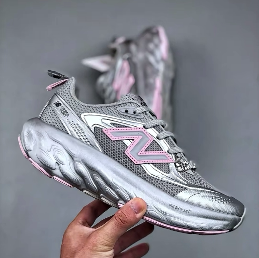New Balance Ganni 联名款男女跑步鞋缓震训练鞋UTRNGA