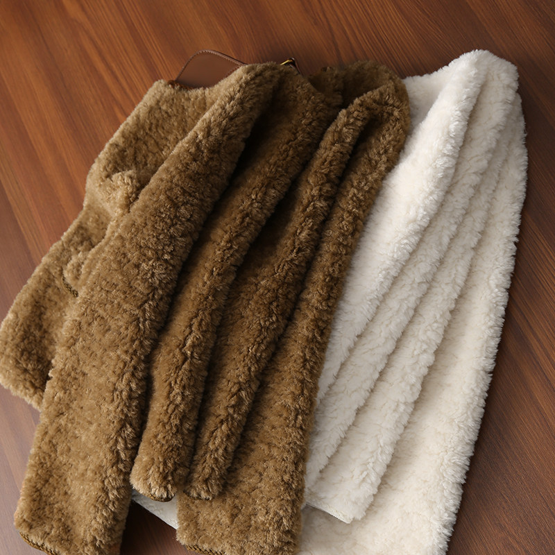 淘么淘 绒绒暖暖 香风保暖仿皮毛一体羊羔毛圆领长袖外套女冬新款