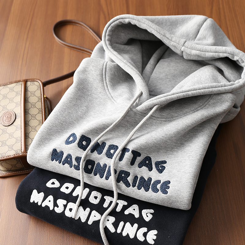 淘么淘时髦减龄字母刺绣宽松加绒加厚袋鼠兜中长款抽绳连帽卫衣女