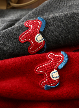 淘么淘 小马儿“pony仔”纯羊毛刺绣圆领宽松针织开衫红色毛衣女