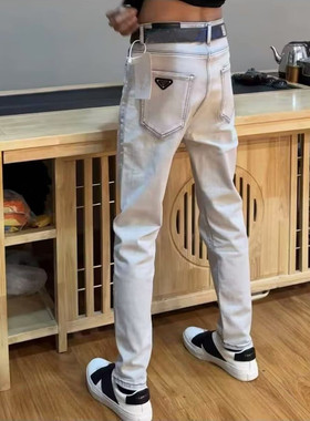 秋冬高端欧美潮牌三角标徽章黑色牛仔裤男士修身直筒休闲潮流长裤