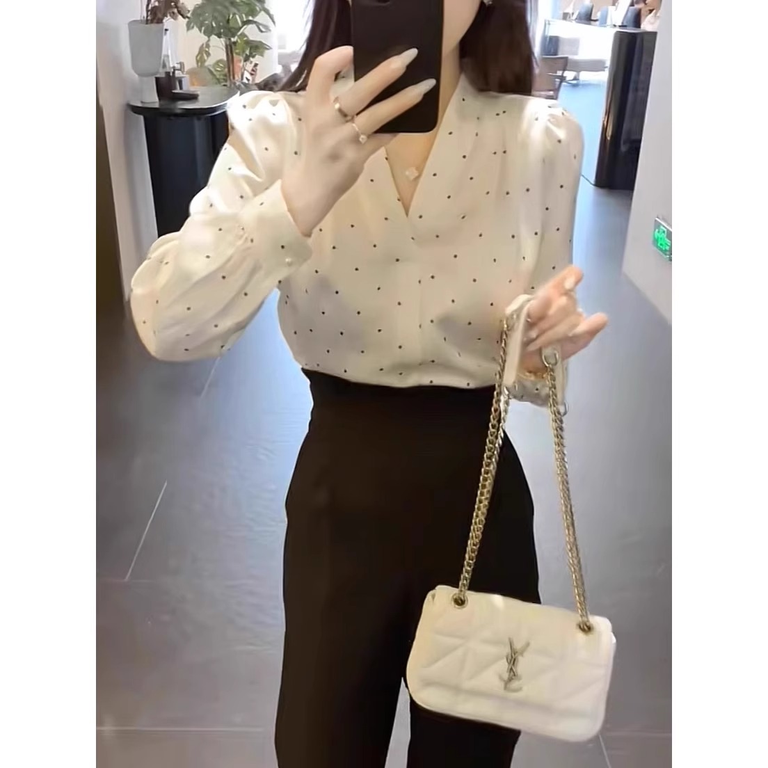 清仓反季品牌折扣店白色波点v领衬衫女长袖秋季韩版chic气质上衣